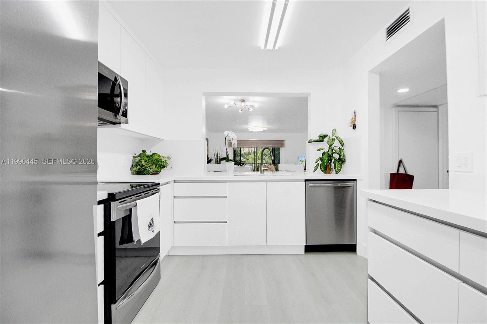 700 SW 137th Ave #303H Pembroke Pines, FL 33027