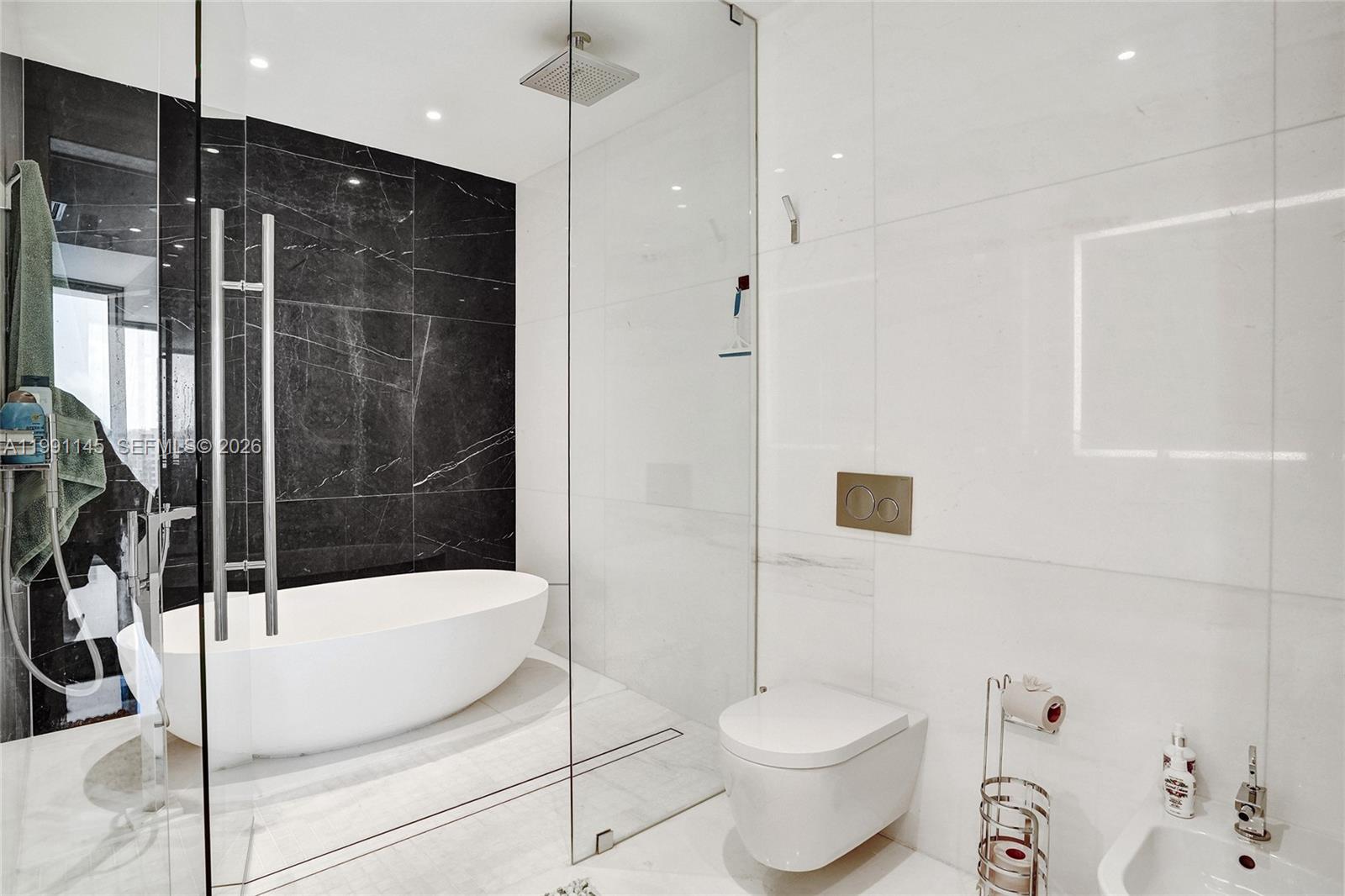 image Aston Martin Residences9