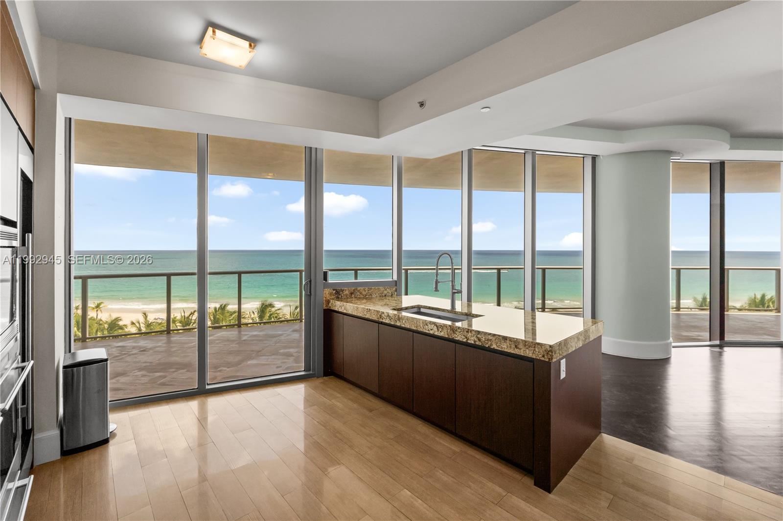 image St Regis Bal Harbour Center15