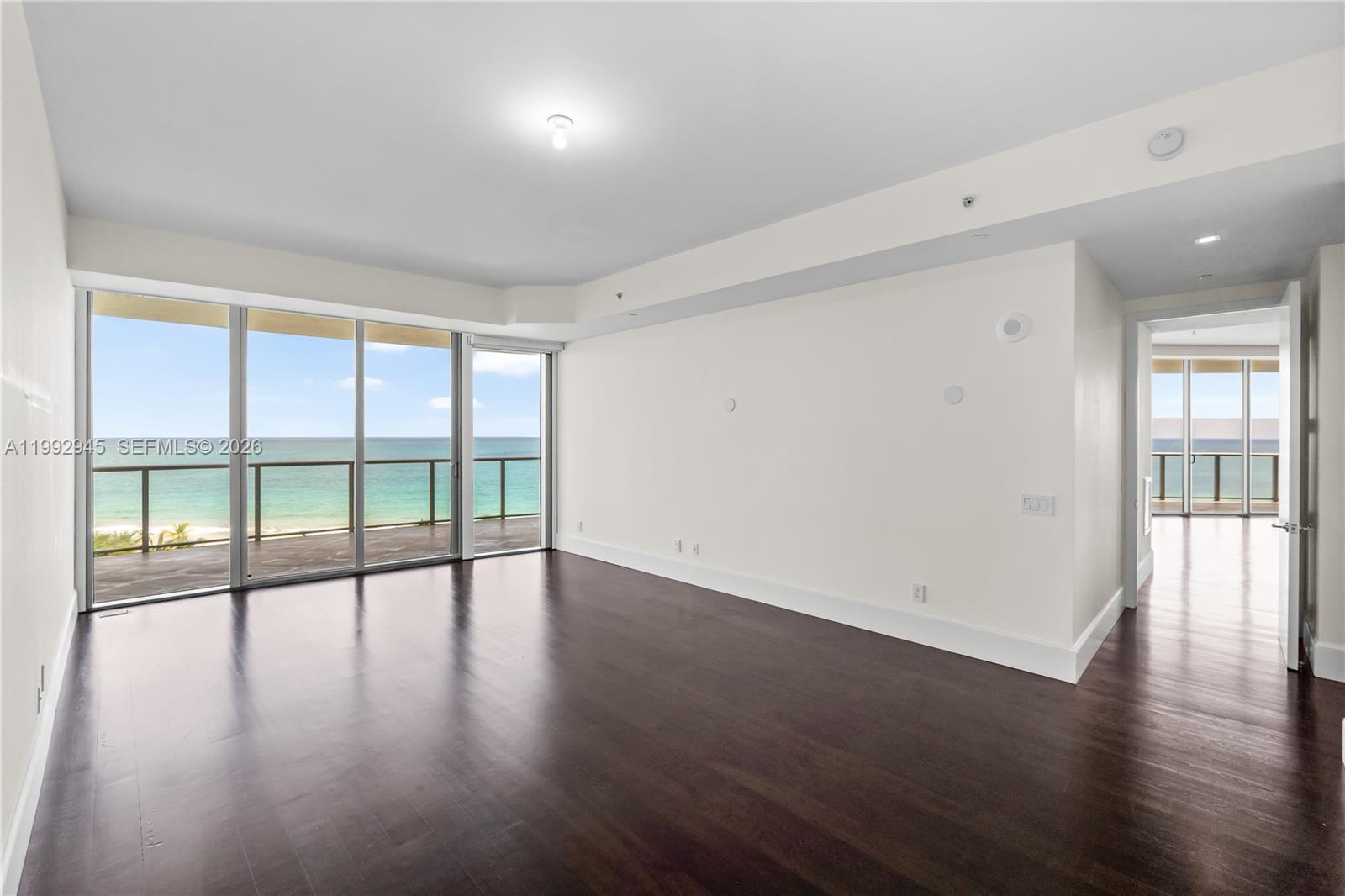image St Regis Bal Harbour Center20