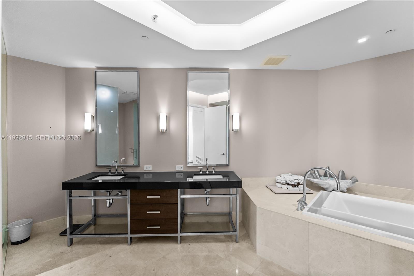 image St Regis Bal Harbour Center22