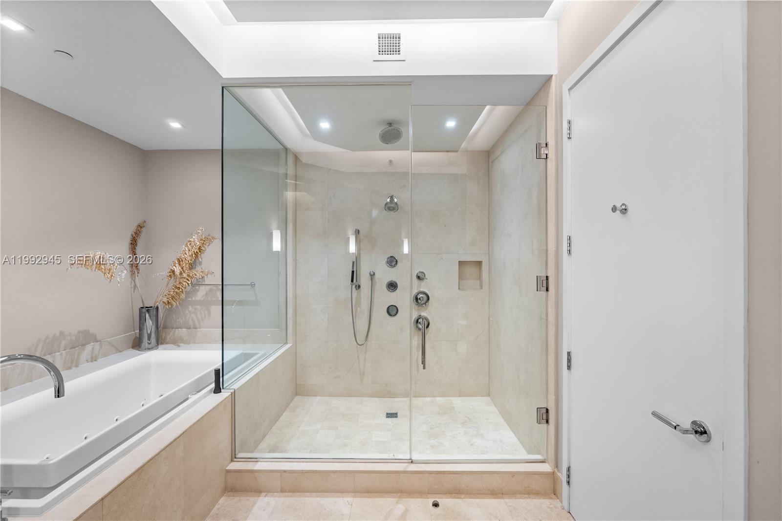 image St Regis Bal Harbour Center24