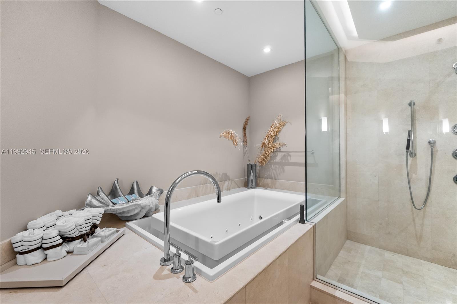image St Regis Bal Harbour Center25