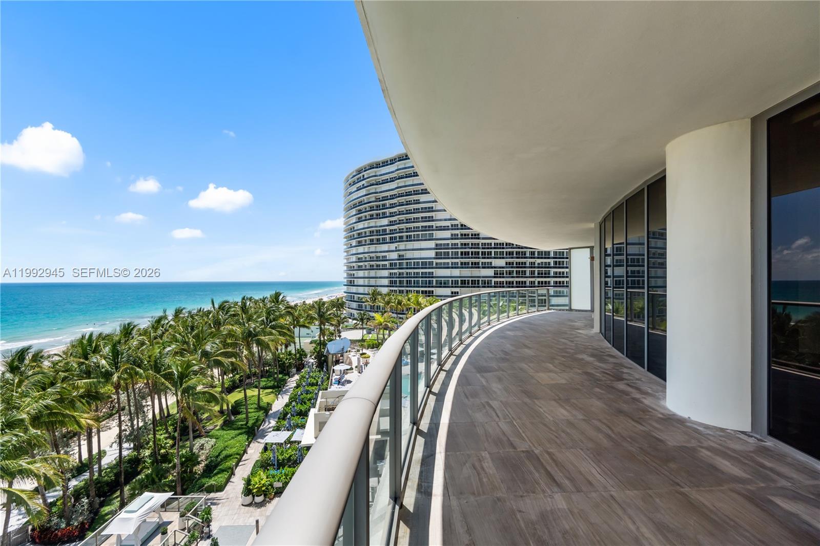 image St Regis Bal Harbour Center37