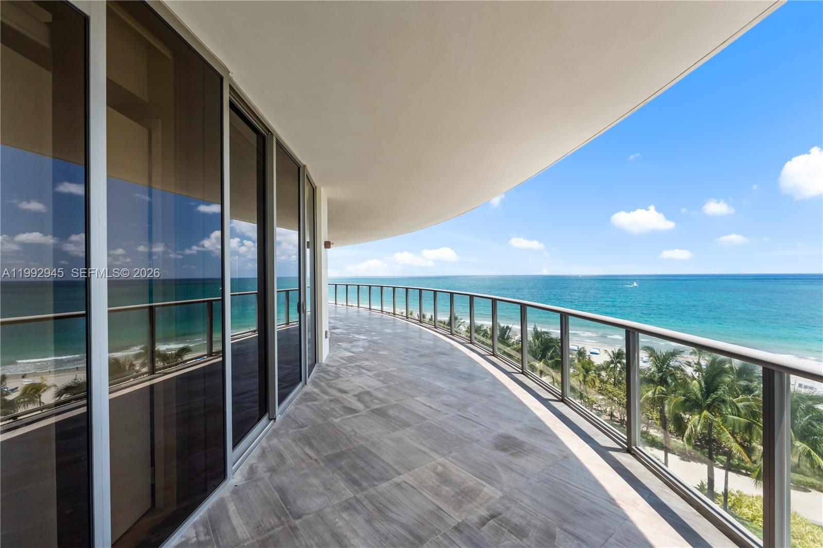 image St Regis Bal Harbour Center38