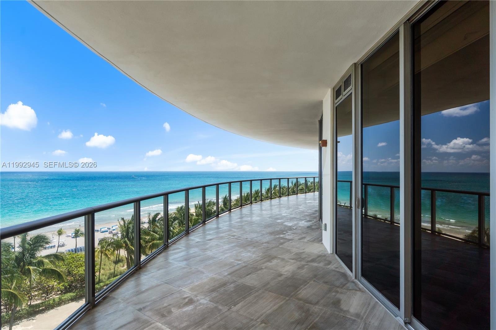 image St Regis Bal Harbour Center39
