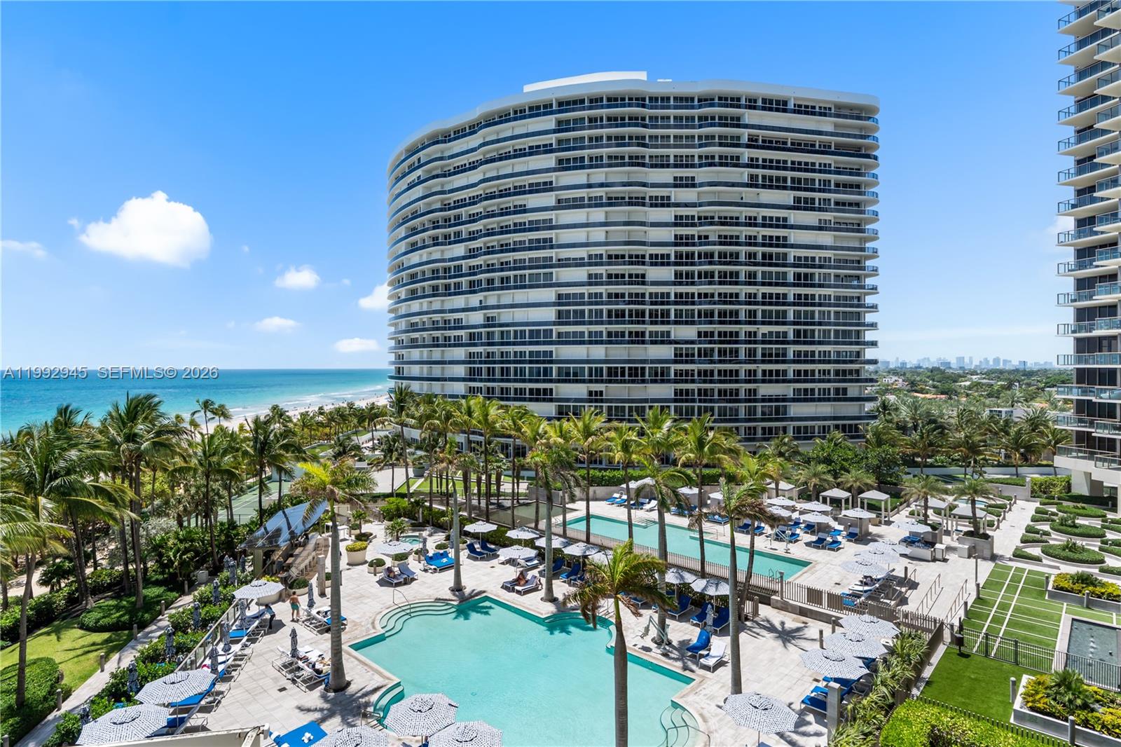 image St Regis Bal Harbour Center41