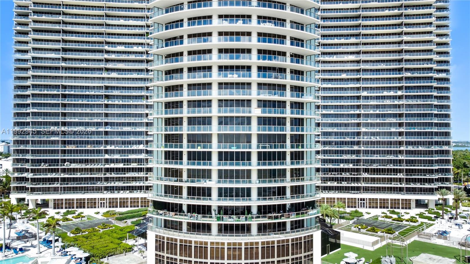 image St Regis Bal Harbour Center43