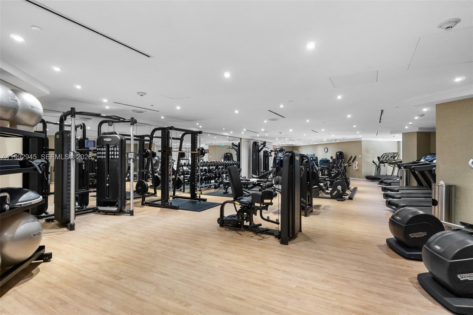 image St Regis Bal Harbour Center50