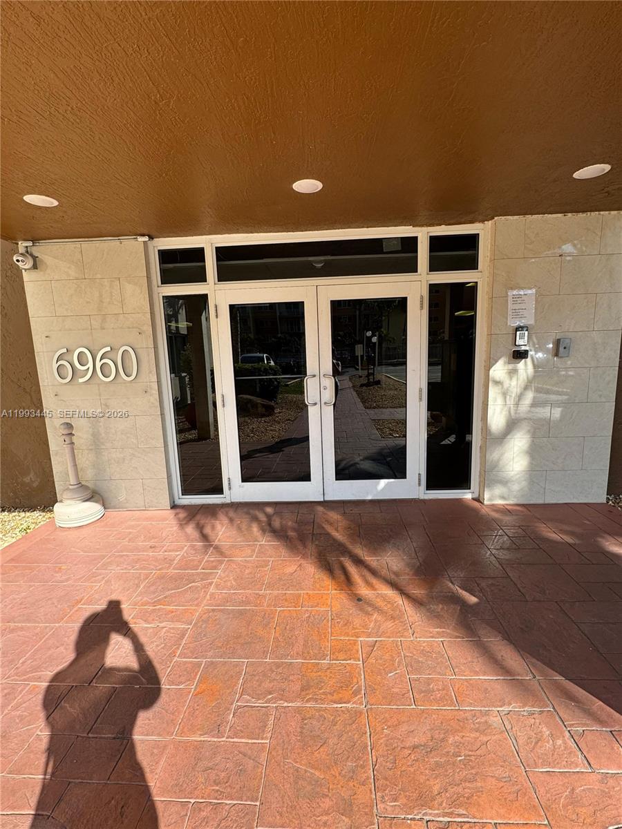 6960 Miami Gdns Dr #2-516 Hialeah, FL 33015