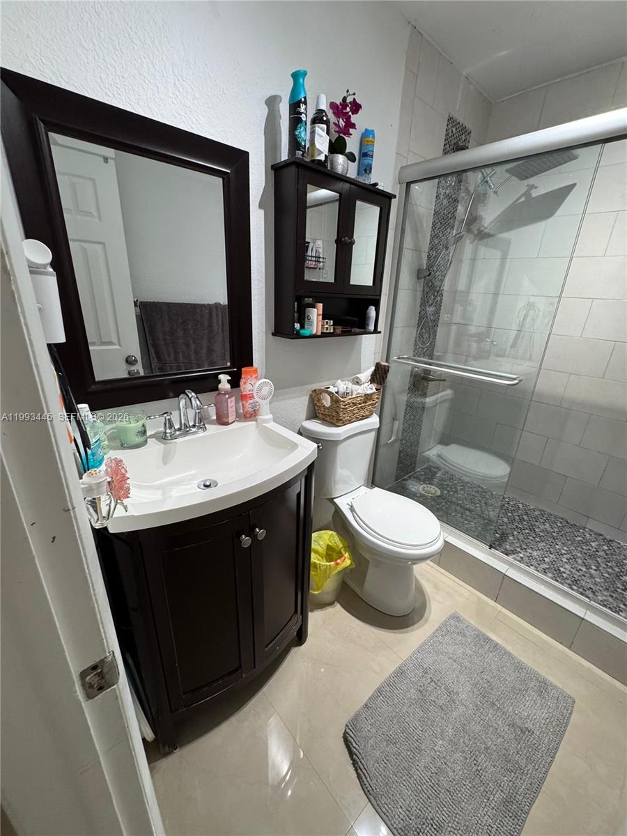 6960 Miami Gdns Dr #2-516 Hialeah, FL 33015