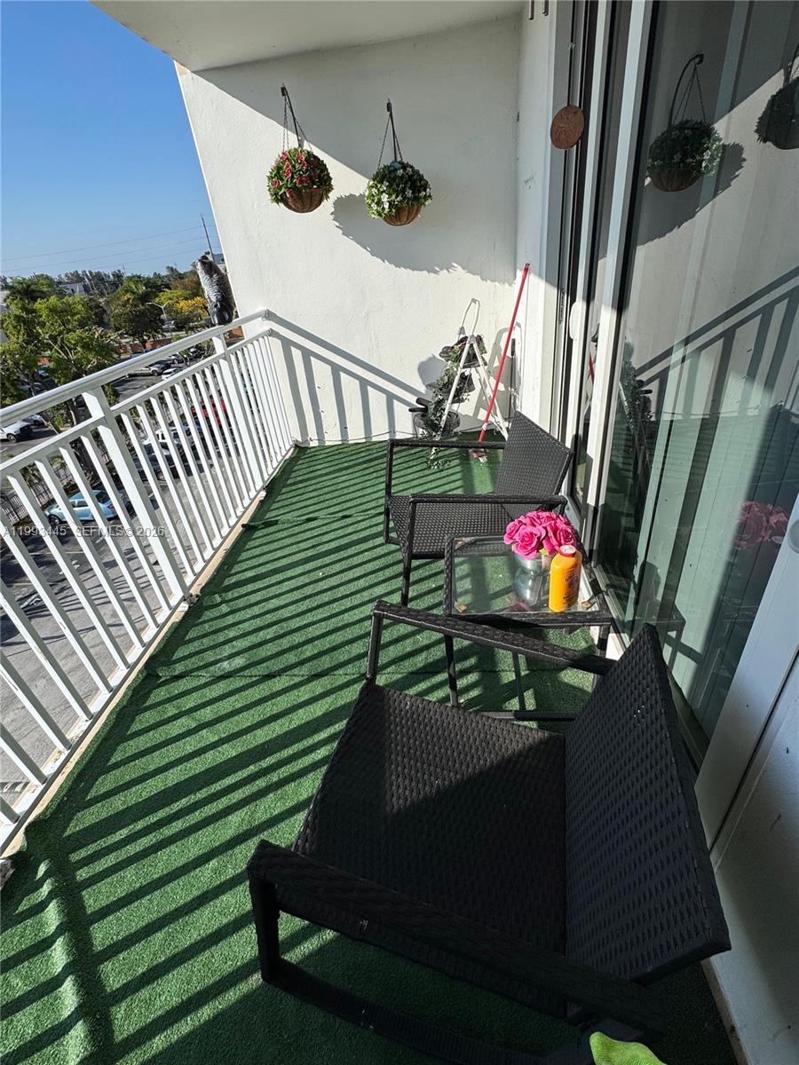 6960 Miami Gdns Dr #2-516 Hialeah, FL 33015