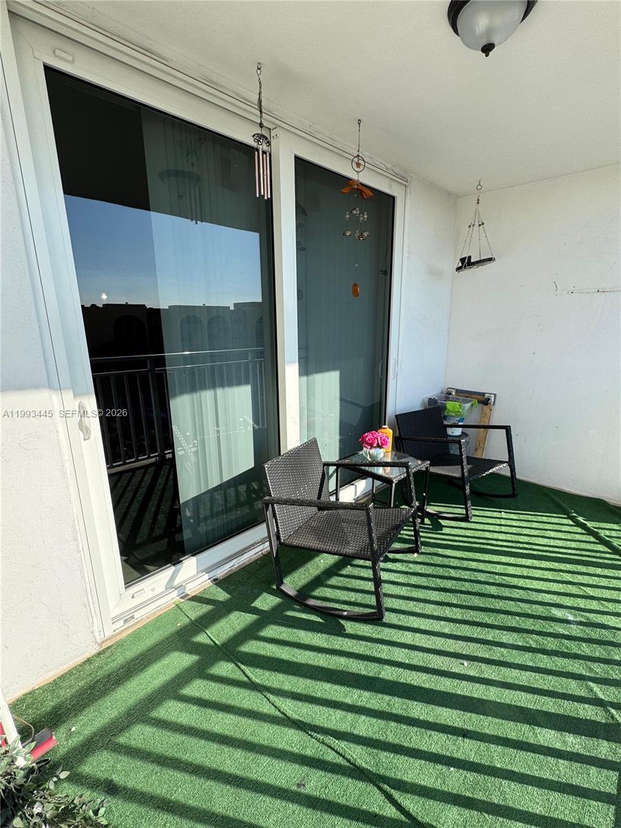 6960 Miami Gdns Dr #2-516 Hialeah, FL 33015