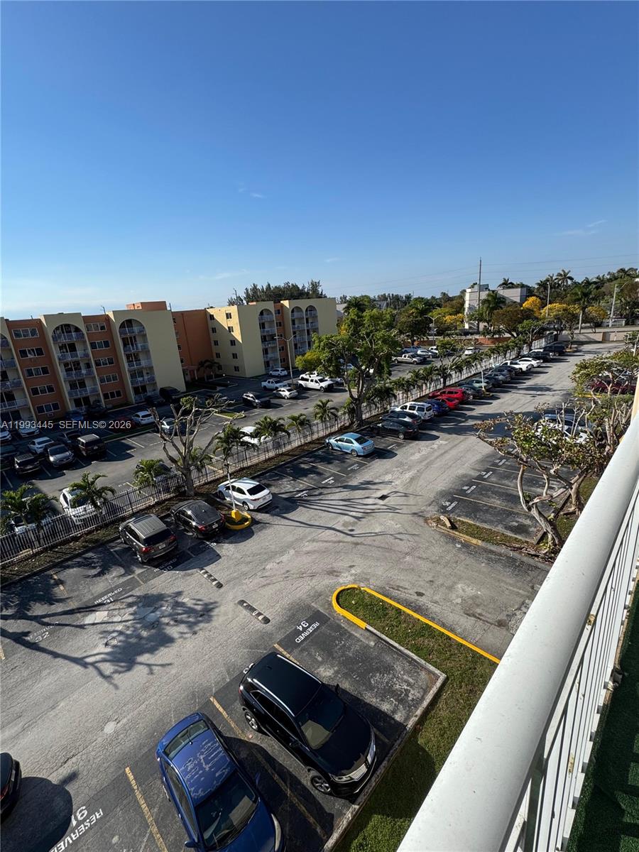 6960 Miami Gdns Dr #2-516 Hialeah, FL 33015