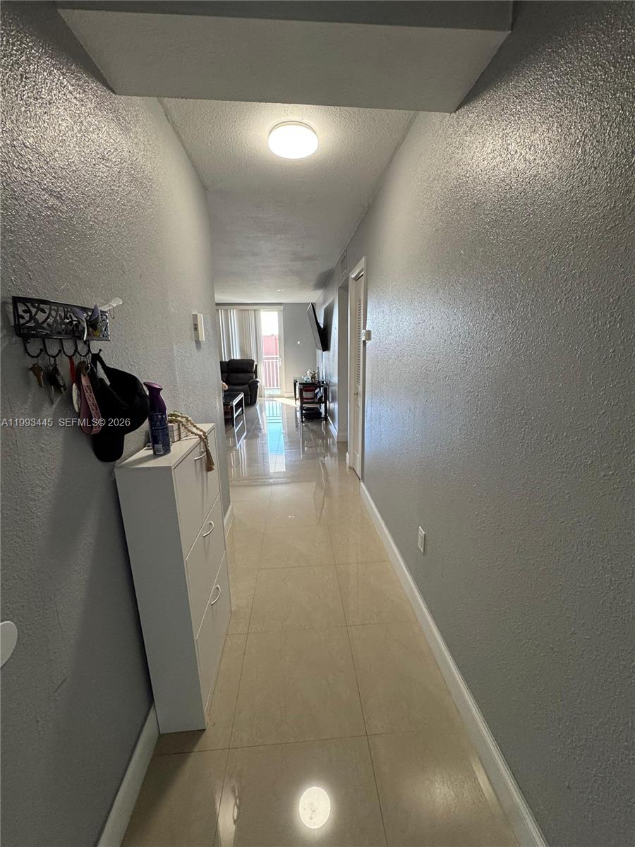 6960 Miami Gdns Dr #2-516 Hialeah, FL 33015