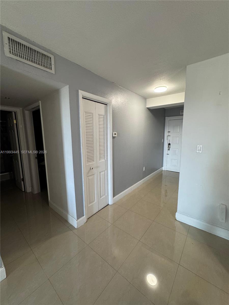 6960 Miami Gdns Dr #2-516 Hialeah, FL 33015