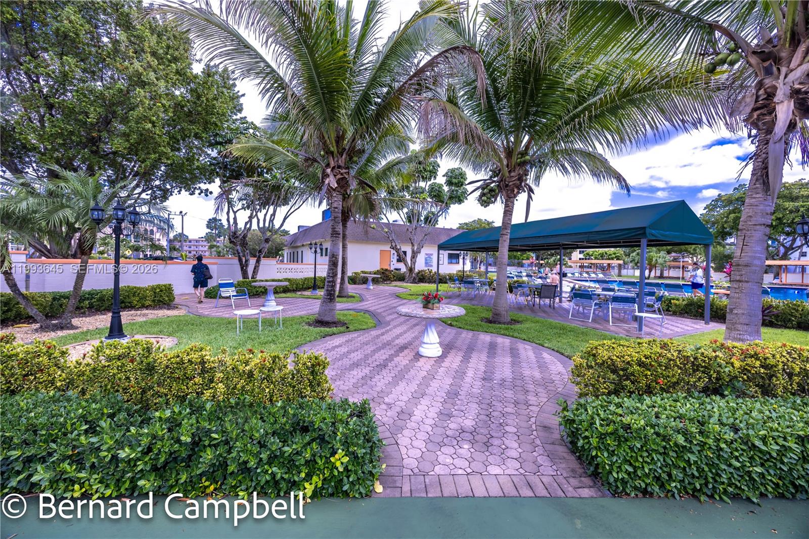 3940 NW 42nd Ave #417 Lauderdale Lakes, FL 33319