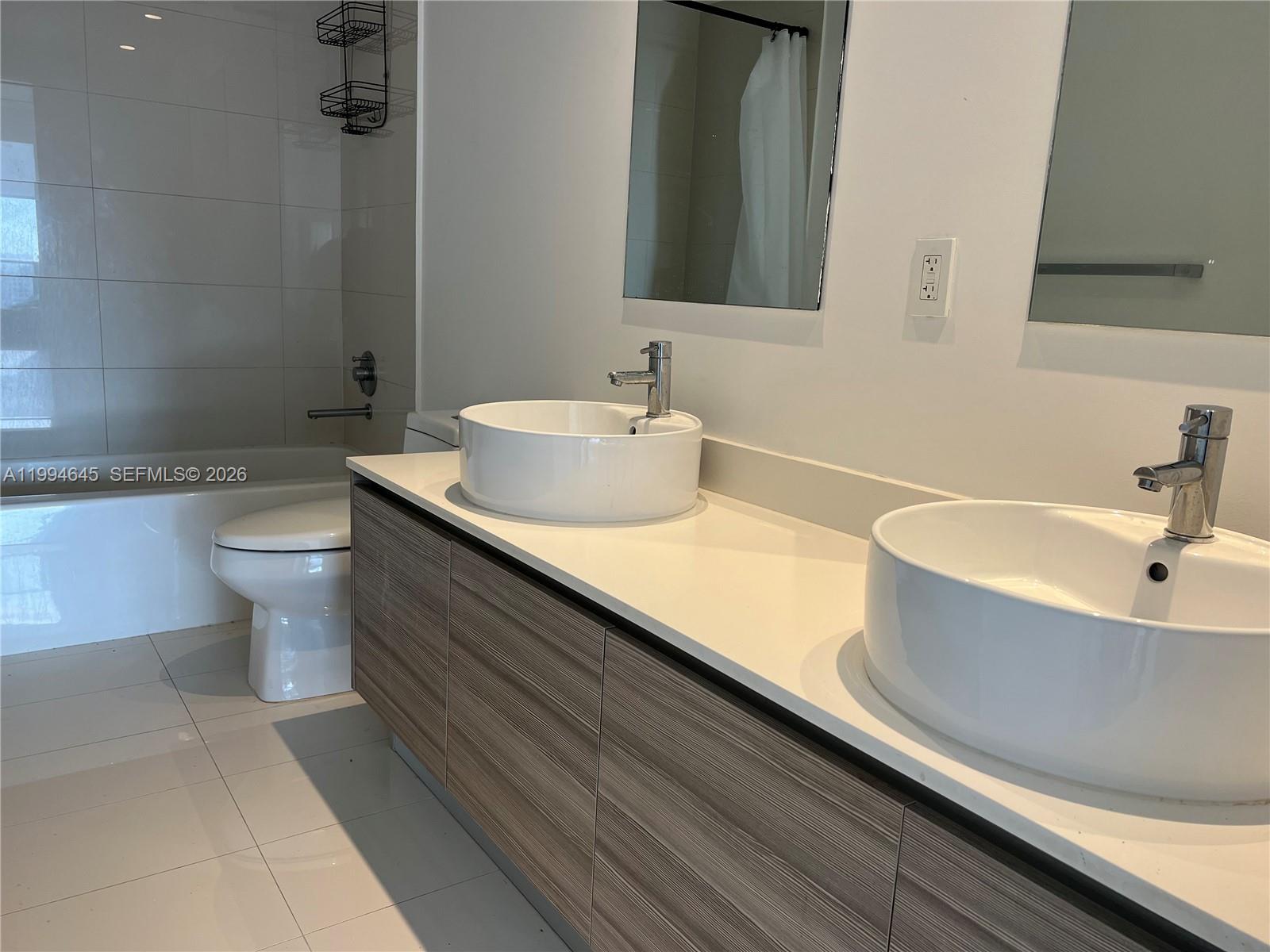 121 NE 34th St #1207 Miami, FL 33137