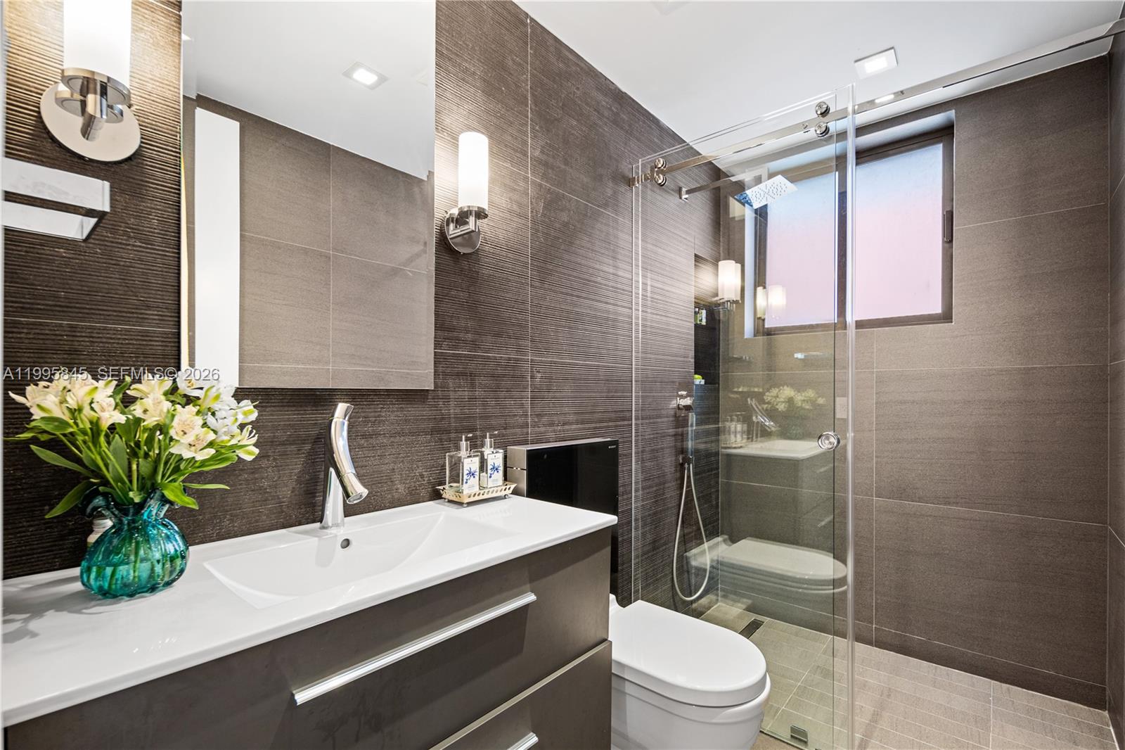 4002 Kumquat Ave Miami, FL 33133