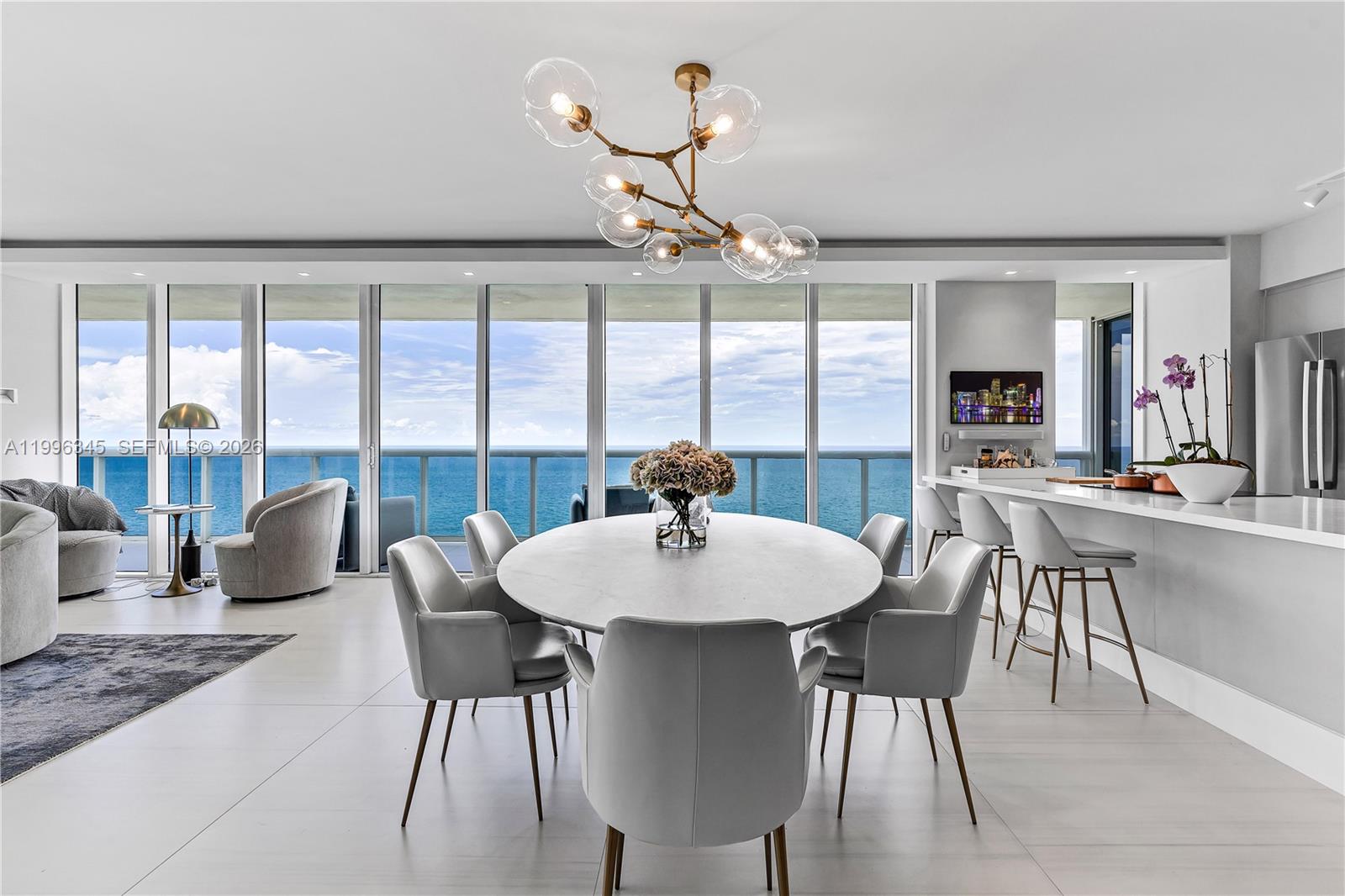 image Beach Club 211