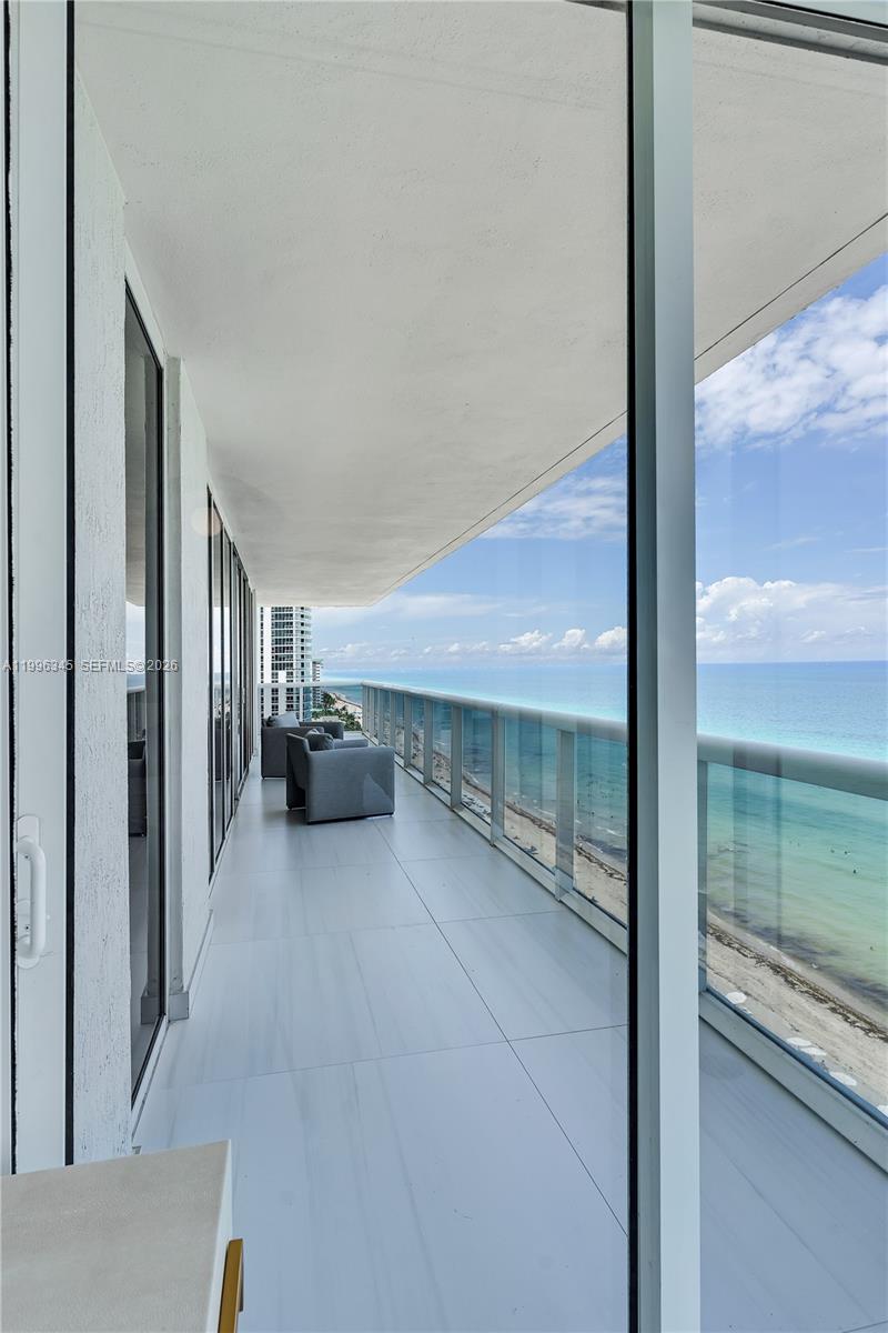 image Beach Club 230