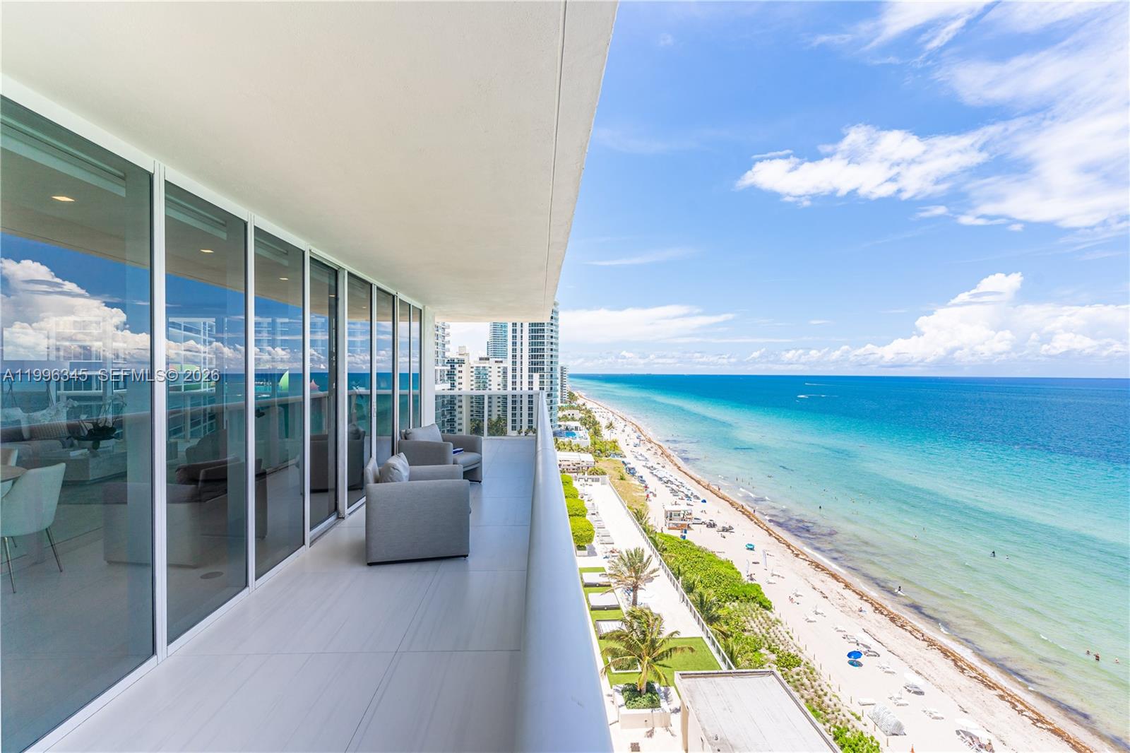 image Beach Club 243