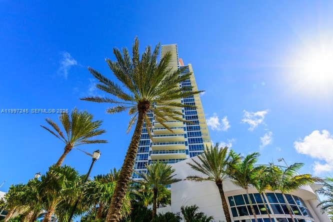 100 S Pointe Dr #3101 Miami Beach, FL 33139