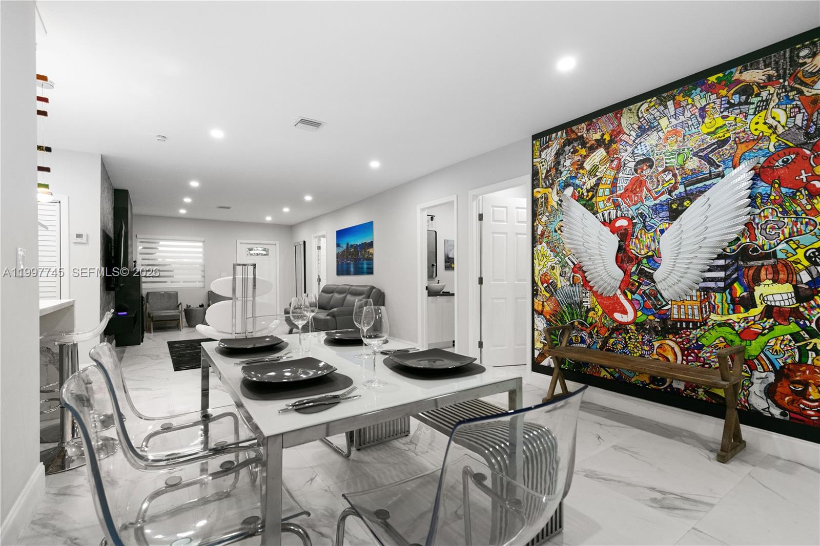 2376 NW 2nd St Miami, FL 33125