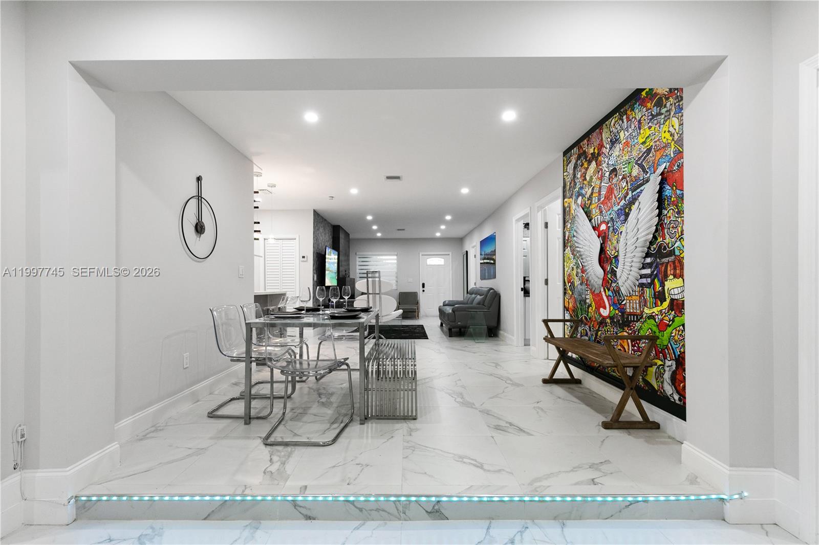 2376 NW 2nd St Miami, FL 33125