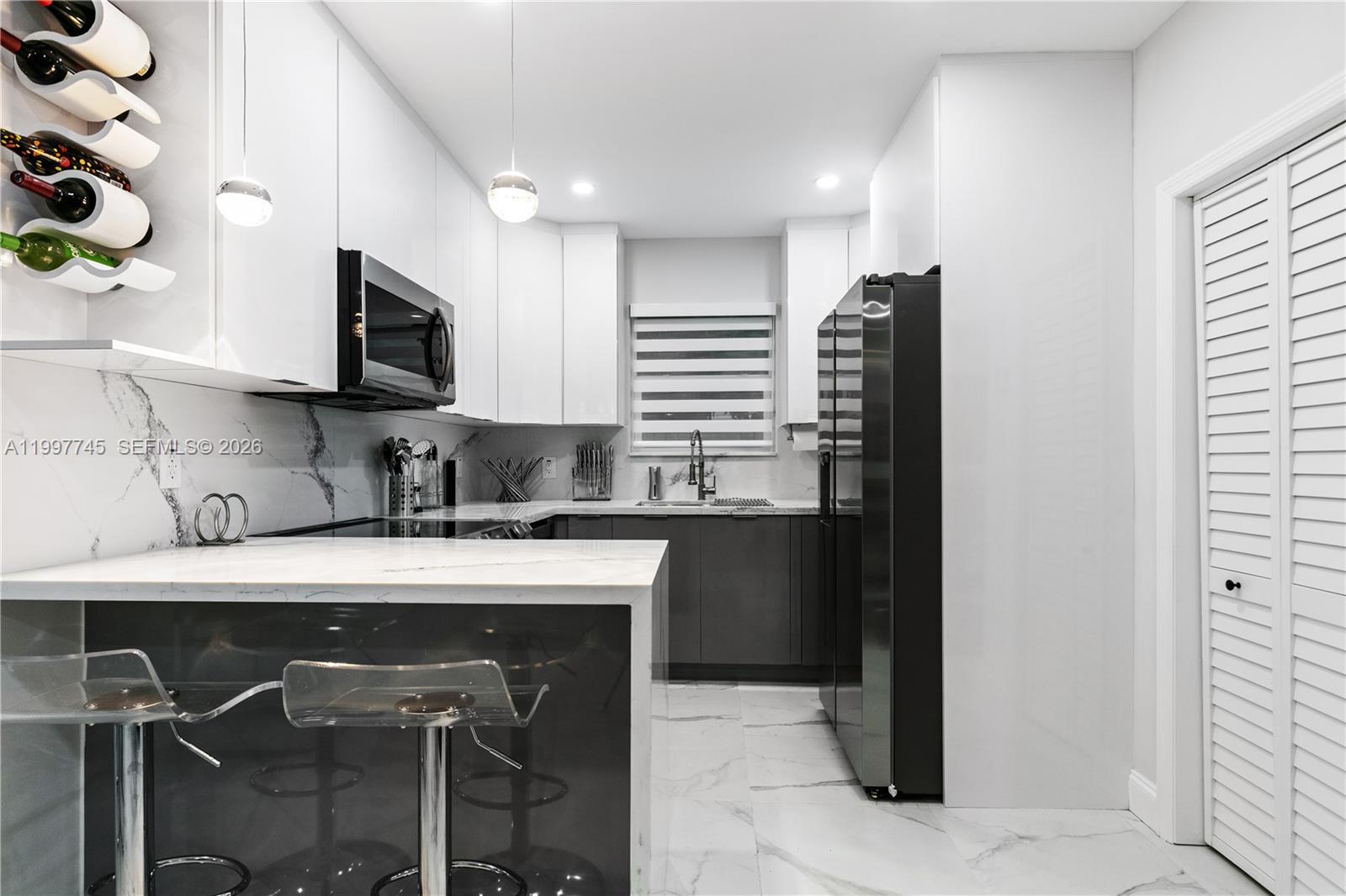 2376 NW 2nd St Miami, FL 33125