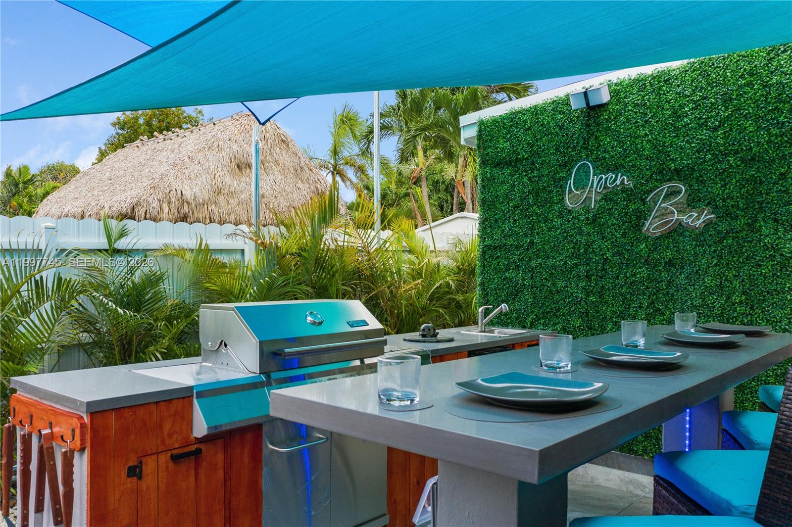 2376 NW 2nd St Miami, FL 33125