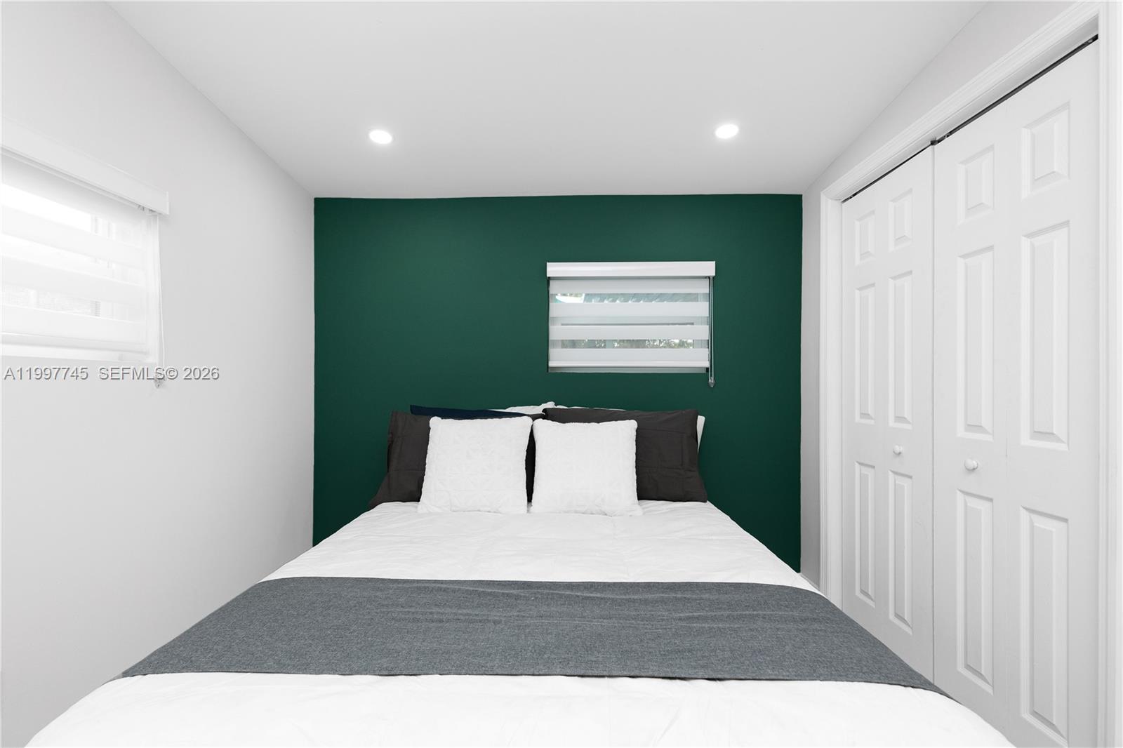 2376 NW 2nd St Miami, FL 33125