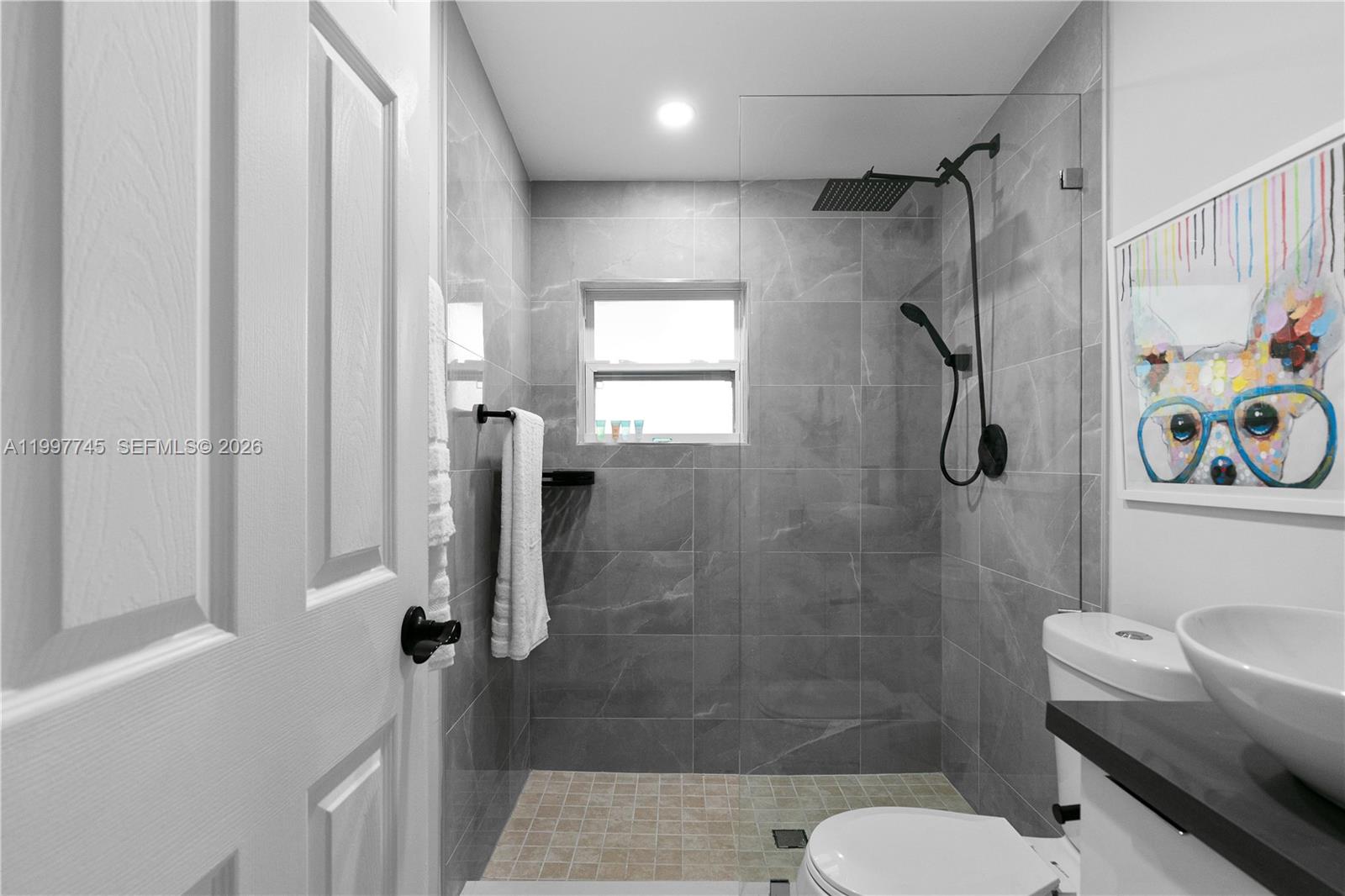 2376 NW 2nd St Miami, FL 33125