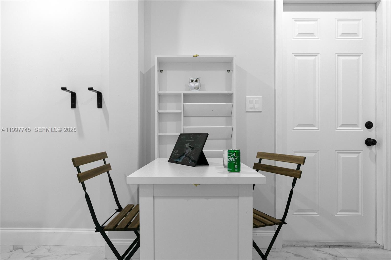 2376 NW 2nd St Miami, FL 33125