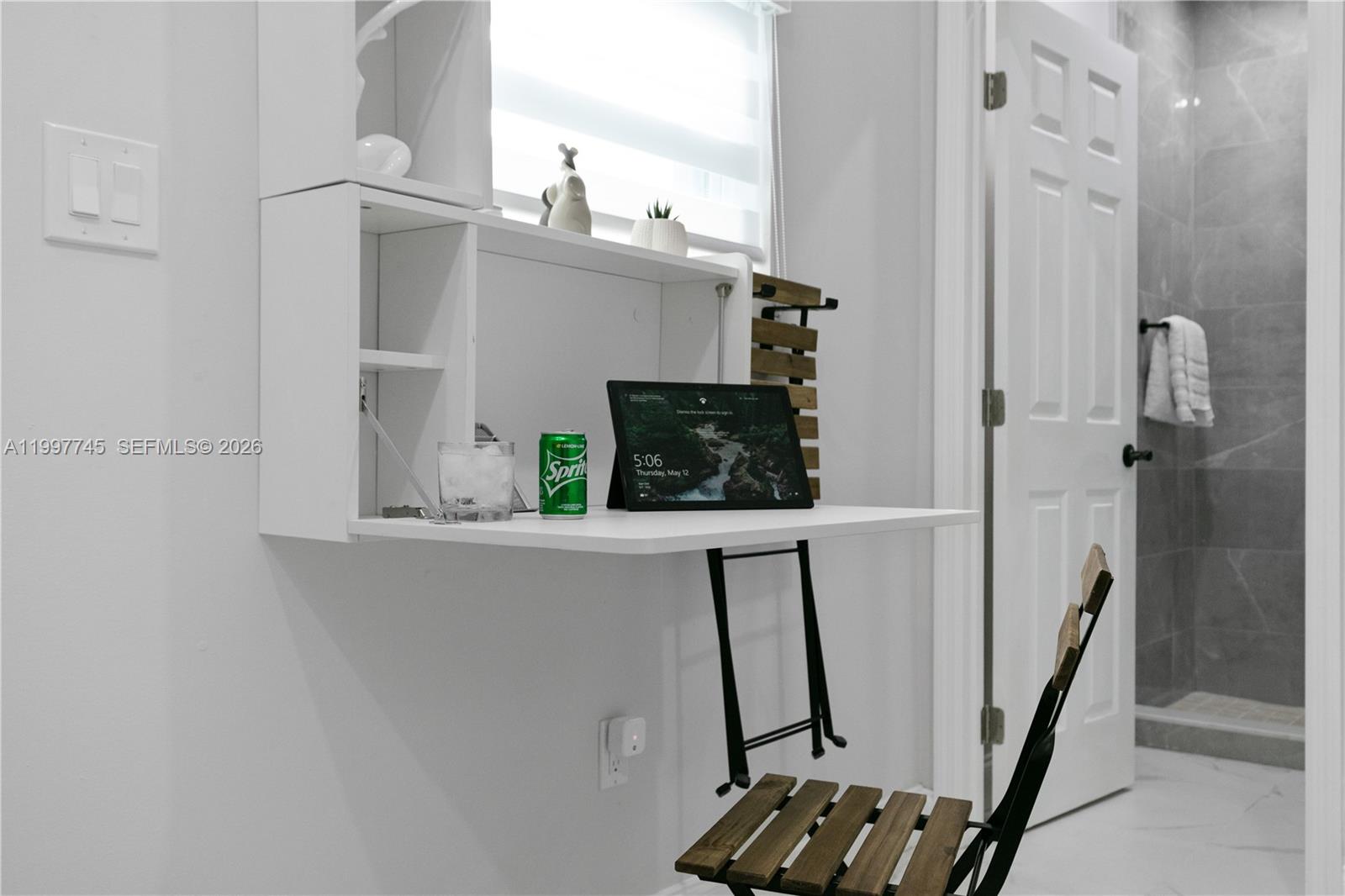 2376 NW 2nd St Miami, FL 33125