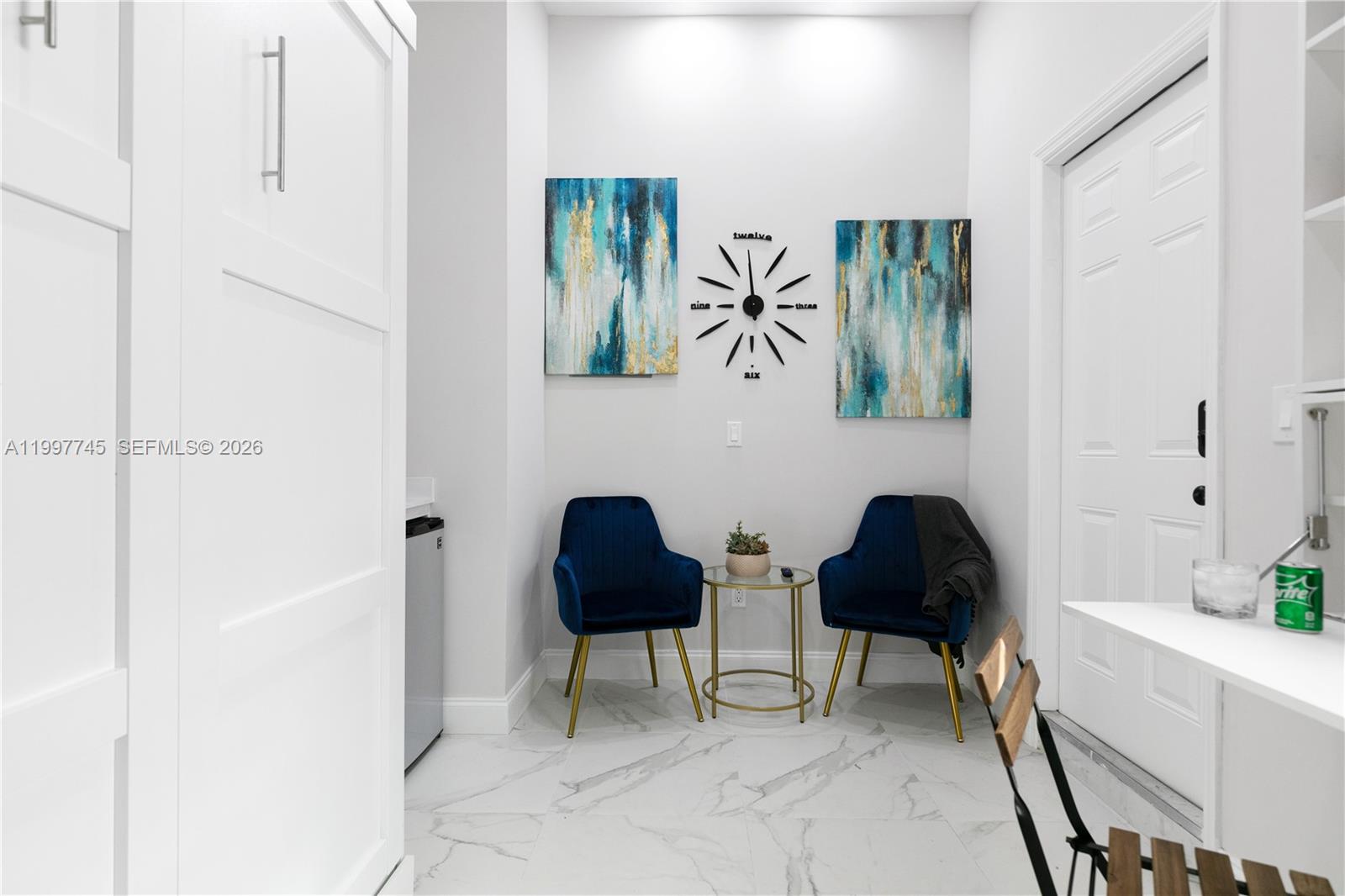 2376 NW 2nd St Miami, FL 33125