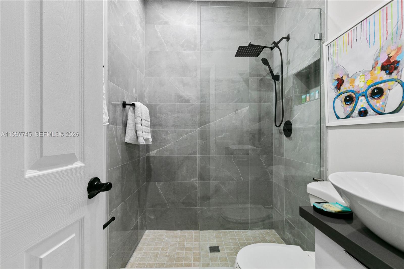 2376 NW 2nd St Miami, FL 33125