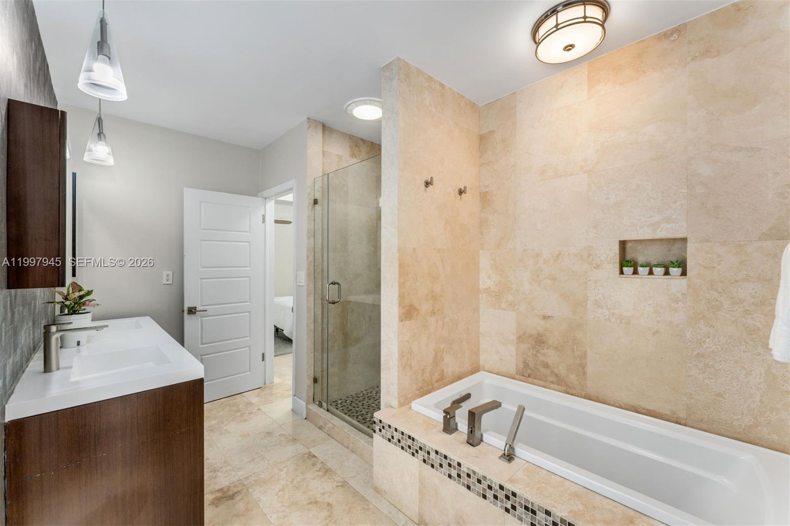 611 Santurce Ave Coral Gables, FL 33143
