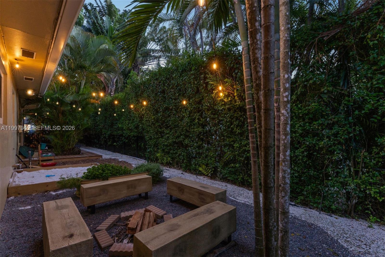 611 Santurce Ave Coral Gables, FL 33143