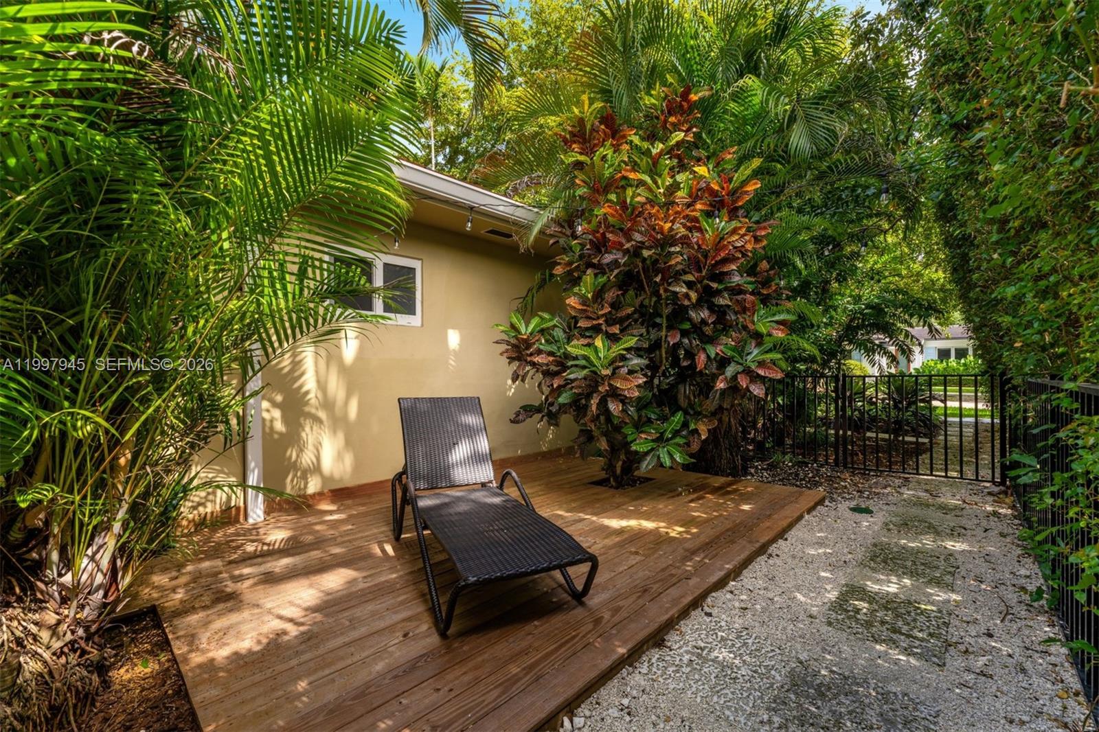 611 Santurce Ave Coral Gables, FL 33143