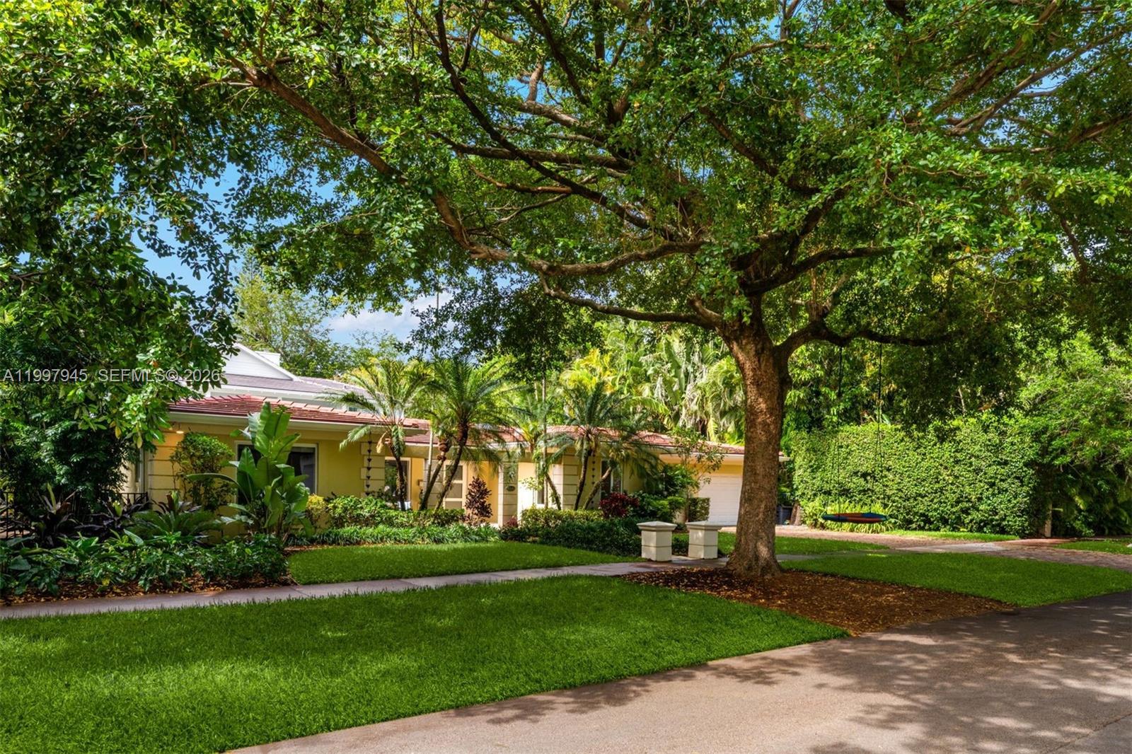 611 Santurce Ave Coral Gables, FL 33143