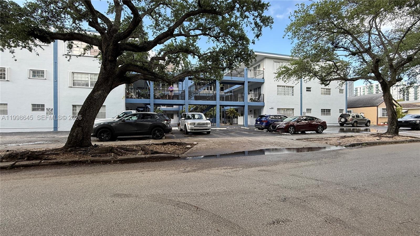 1943 Monroe St #306A