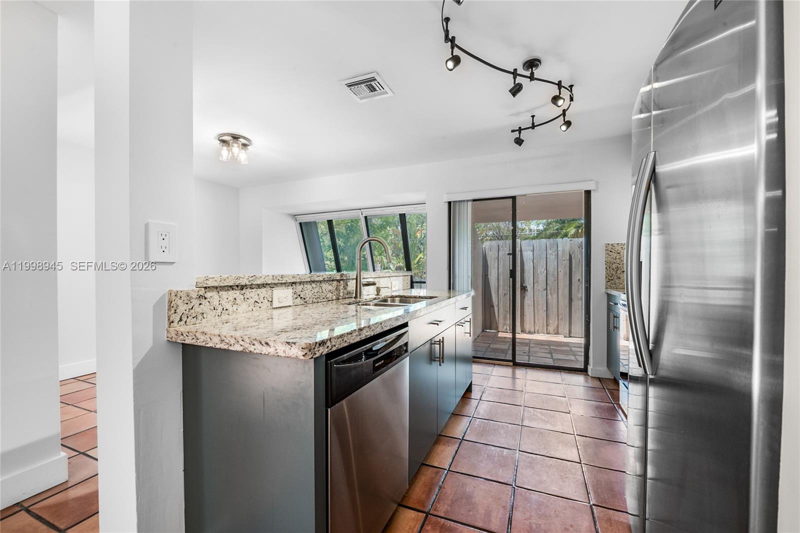2934 W Trade Ave Miami, FL 33133