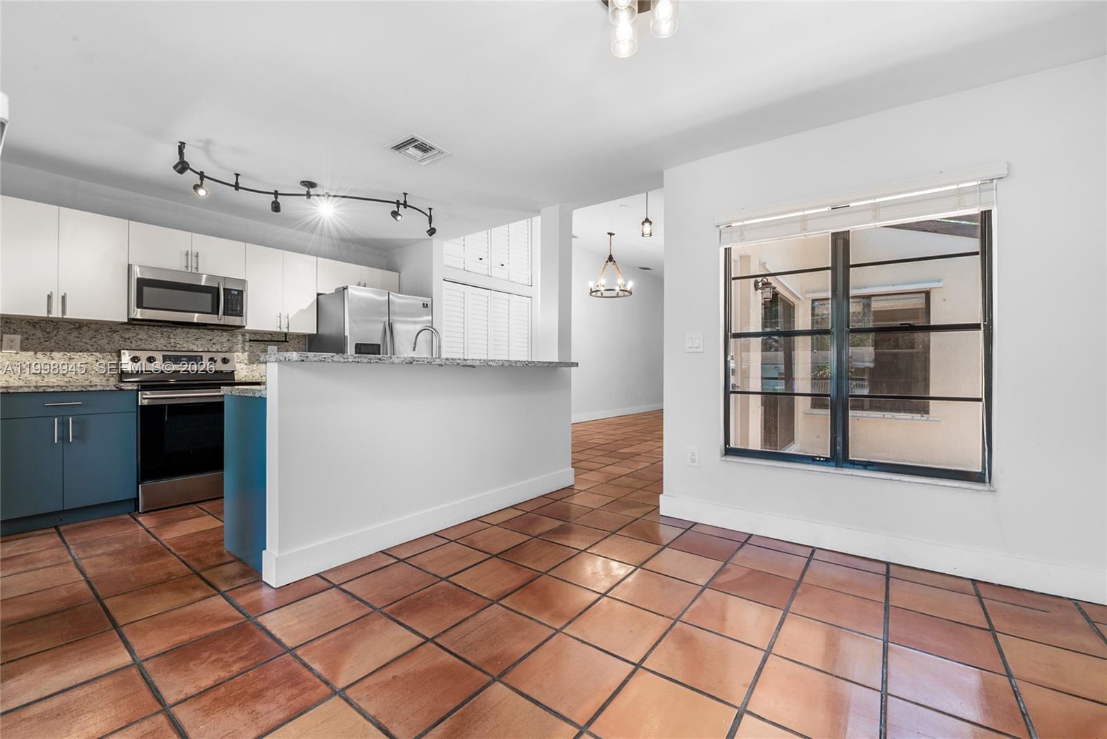 2934 W Trade Ave Miami, FL 33133