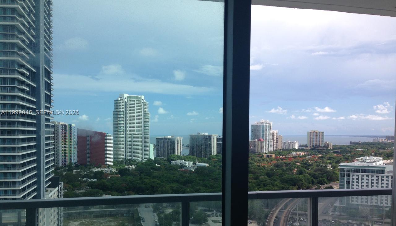 79 SW 12th St #2702-S