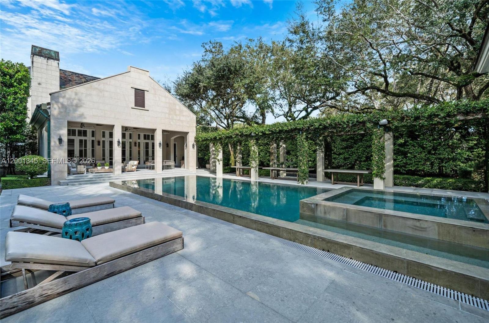 9741 W Suburban Dr Pinecrest, FL 33156