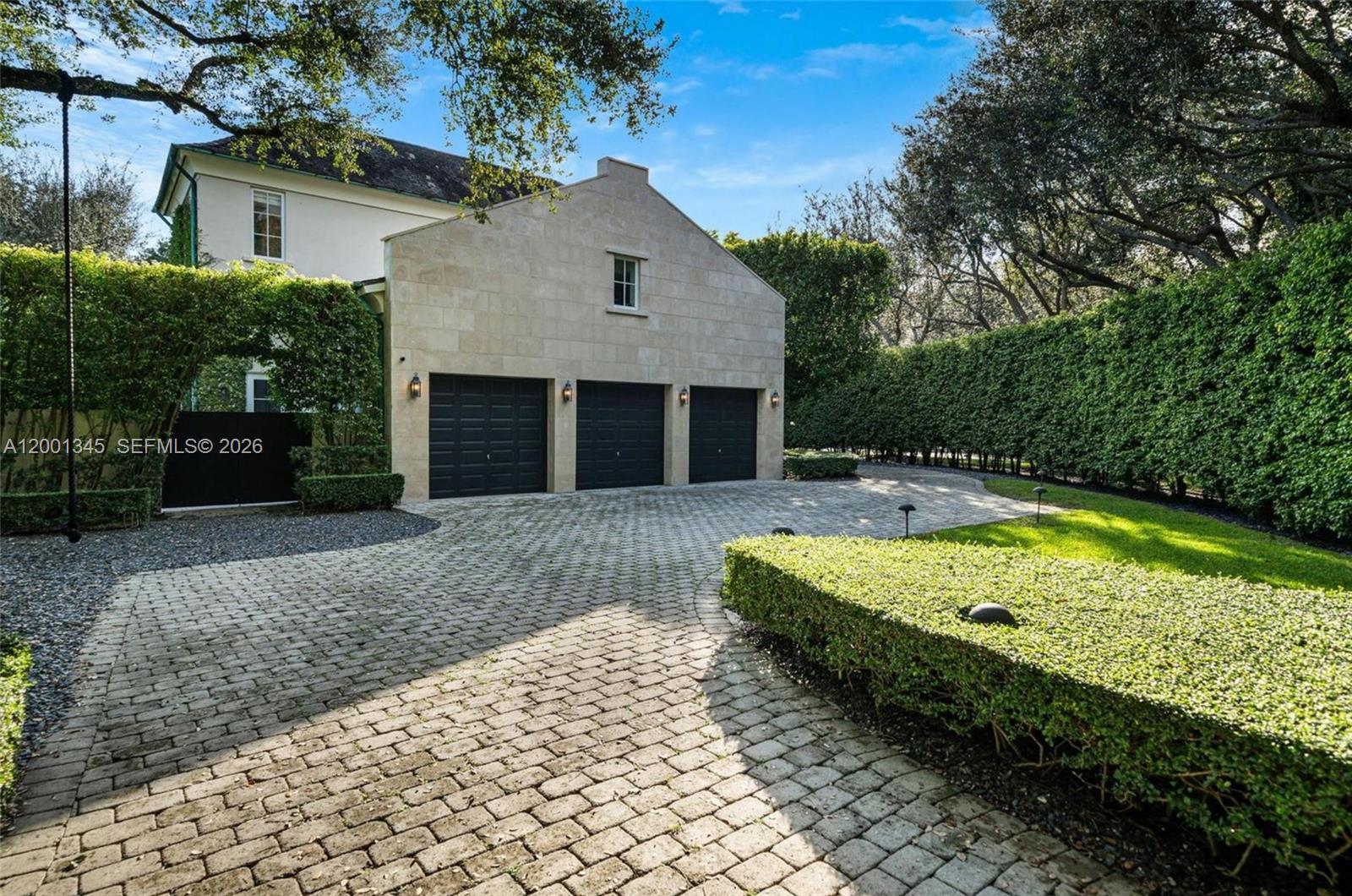 9741 W Suburban Dr Pinecrest, FL 33156