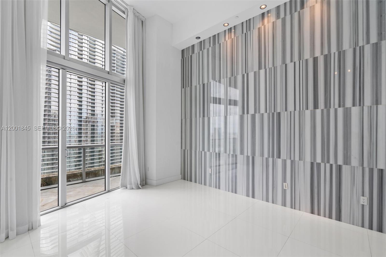 image Icon Brickell I12