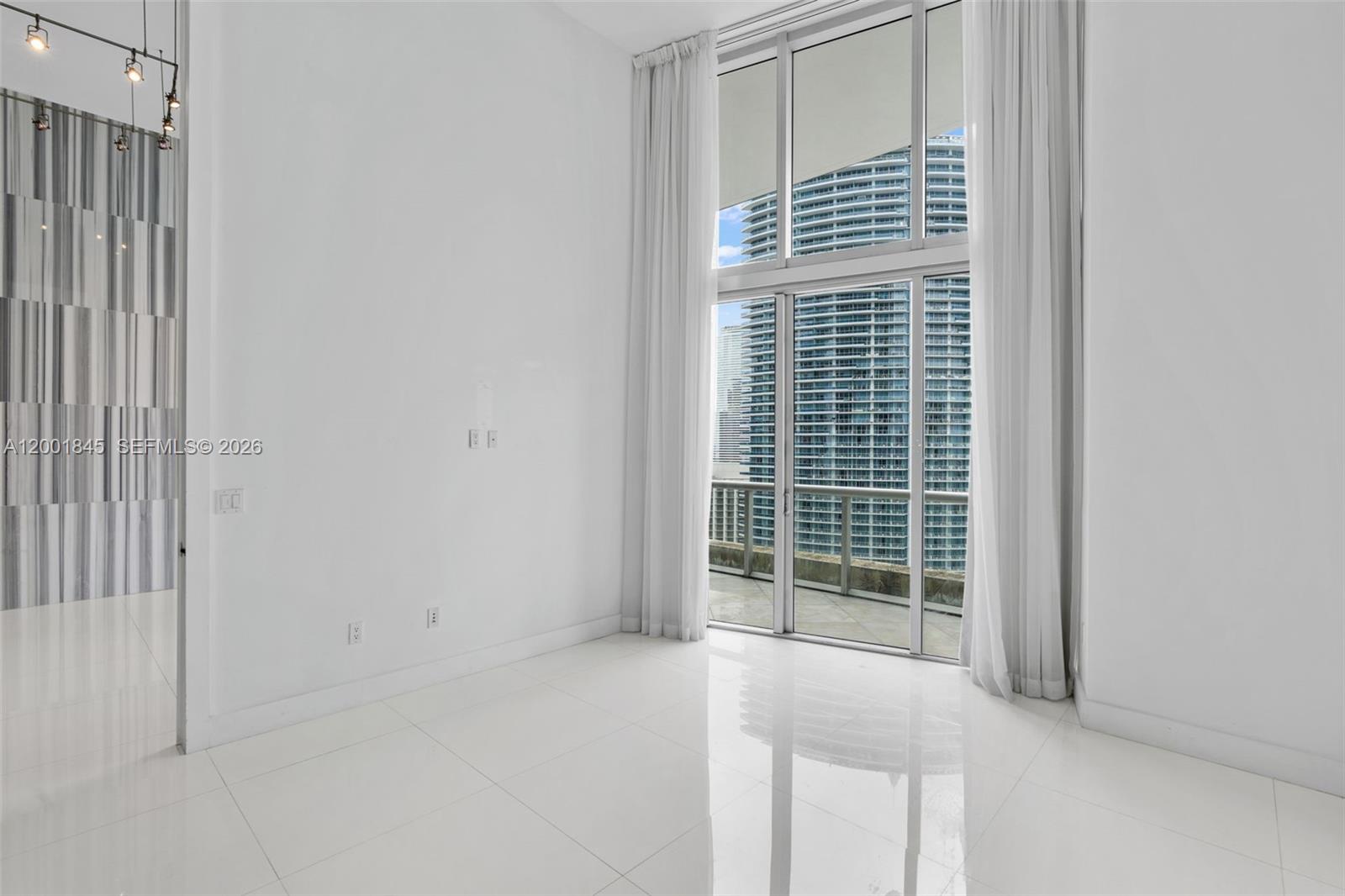 image Icon Brickell I15
