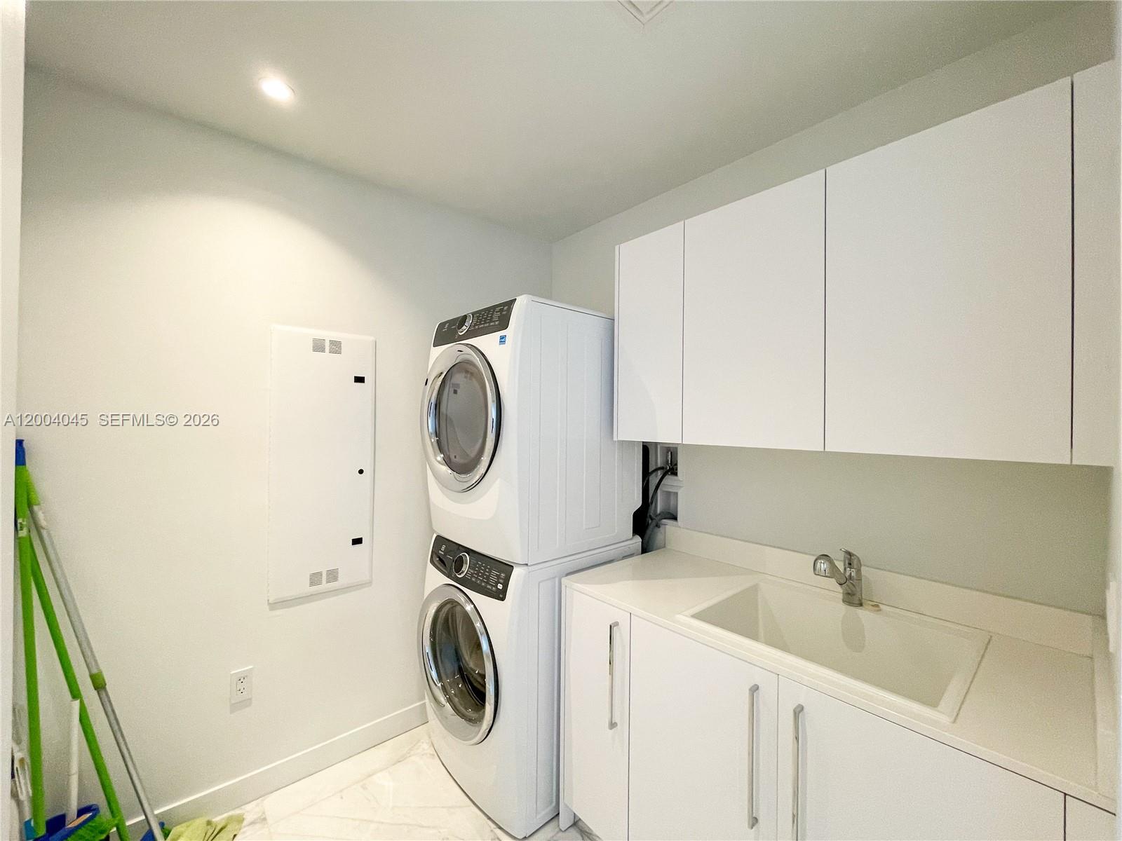 15701 Collins Ave #1205 Sunny Isles Beach, FL 33160